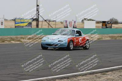 media/Jun-01-2025-CalClub SCCA (Sun) [[eae223c5dd]]/Group 5/Race (Front Straight)/